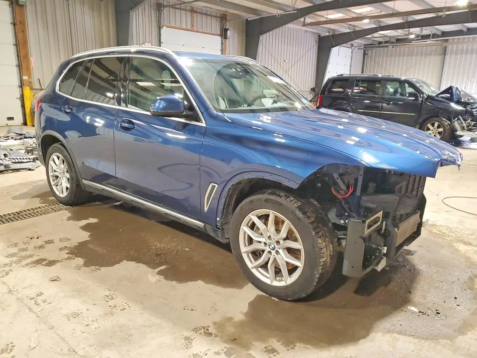 2021 BMW X5   