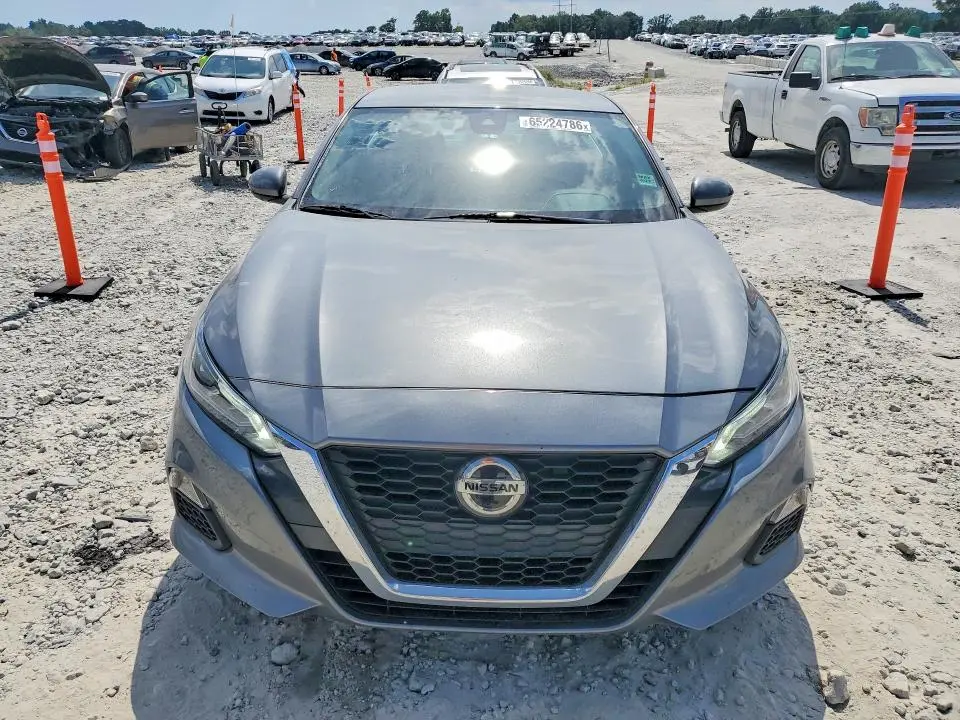 2022 NISSAN ALTIMA SV  