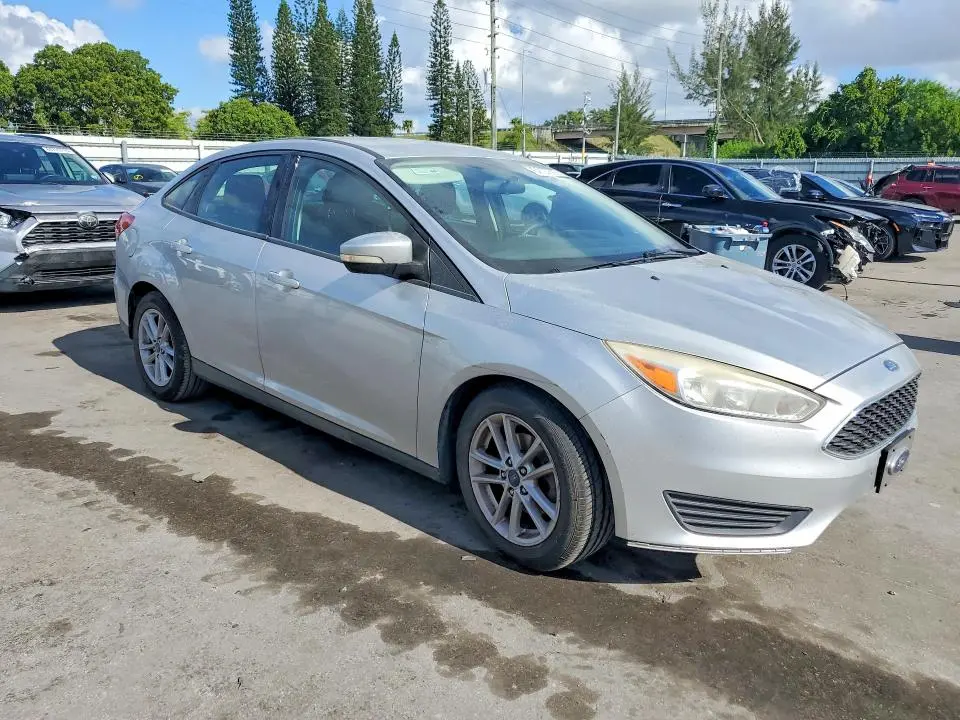 2017 FORD FOCUS SE  