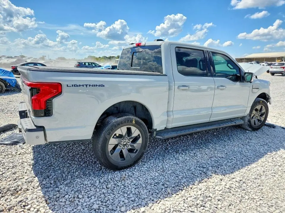2023 FORD F150 LIGHTNING PRO  