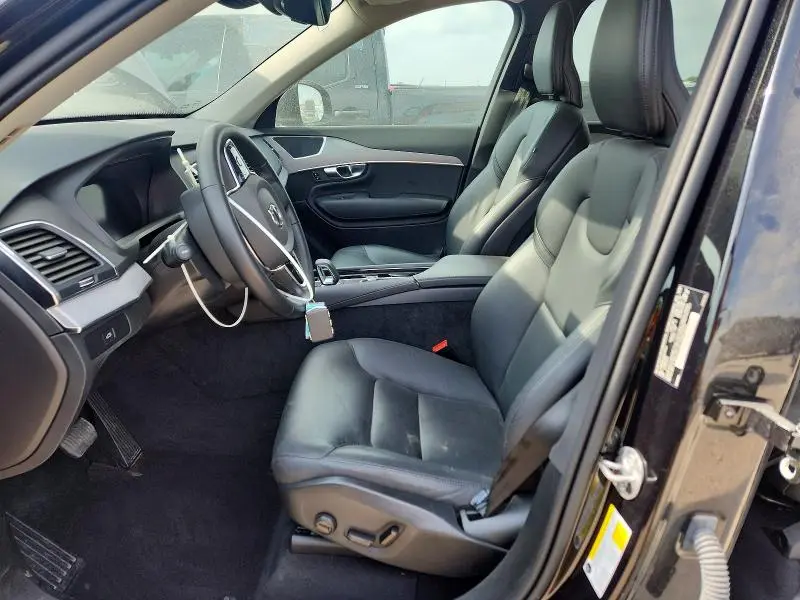 2025 VOLVO XC90 CORE  