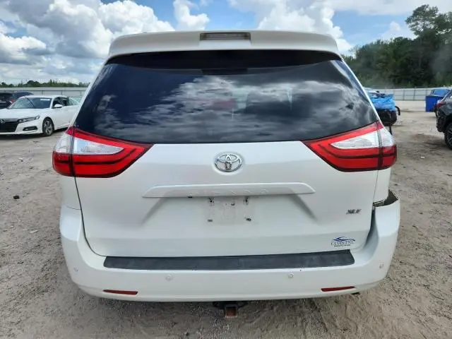 2015 TOYOTA SIENNA XLE  