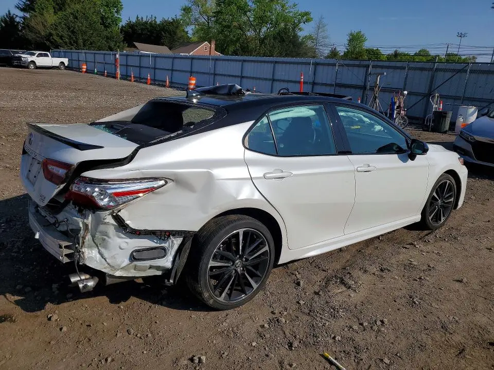 2020 TOYOTA CAMRY XSE  