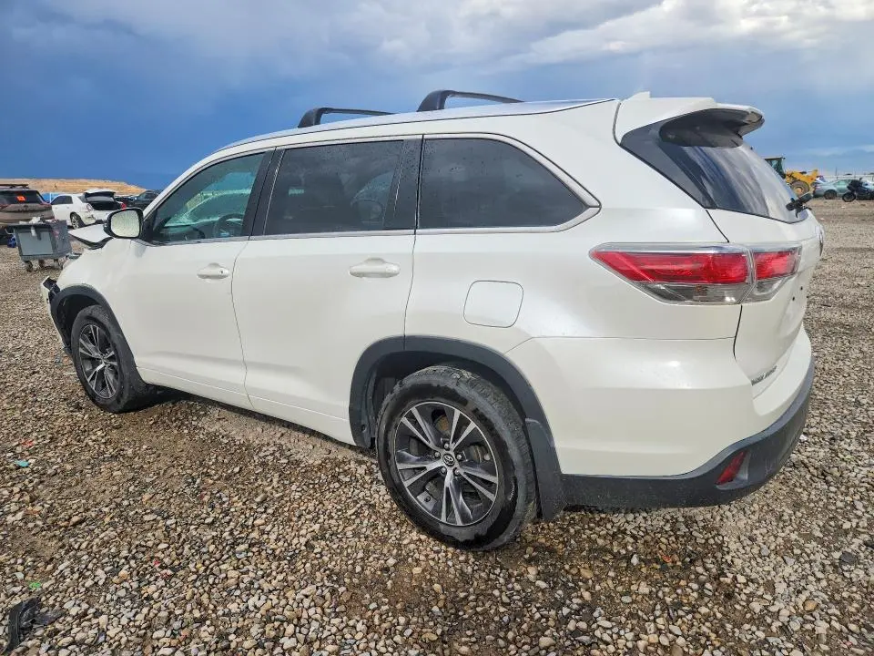 2016 TOYOTA HIGHLANDER XLE  