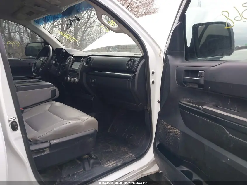 2017 TOYOTA TUNDRA SR 5.7L V8