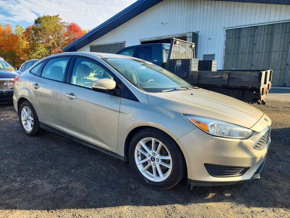 2015 FORD FOCUS SE  