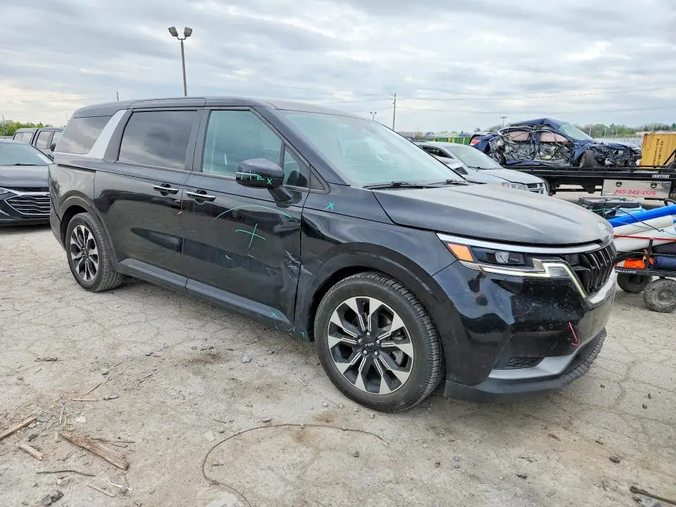 2023 KIA CARNIVAL EX  