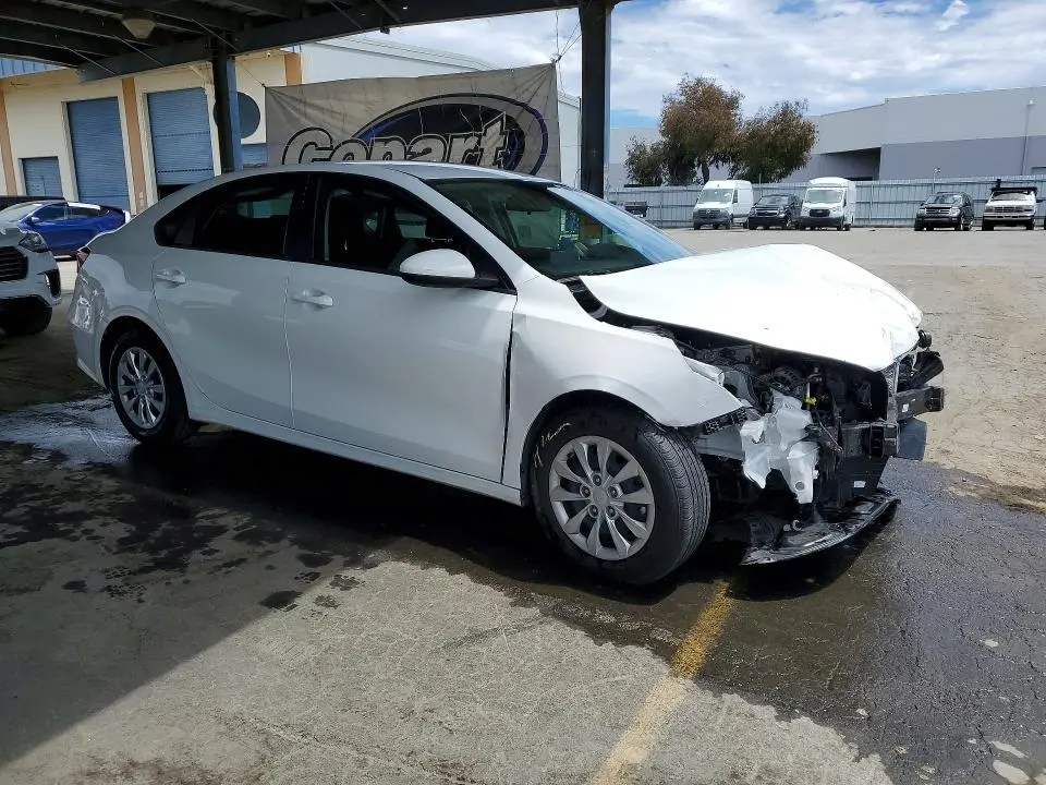 2024 KIA FORTE LX  