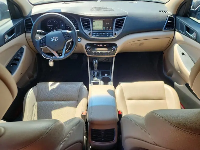 2017 HYUNDAI TUCSON SE PLUS  