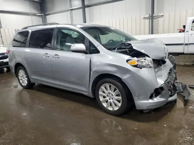 2015 TOYOTA SIENNA LE