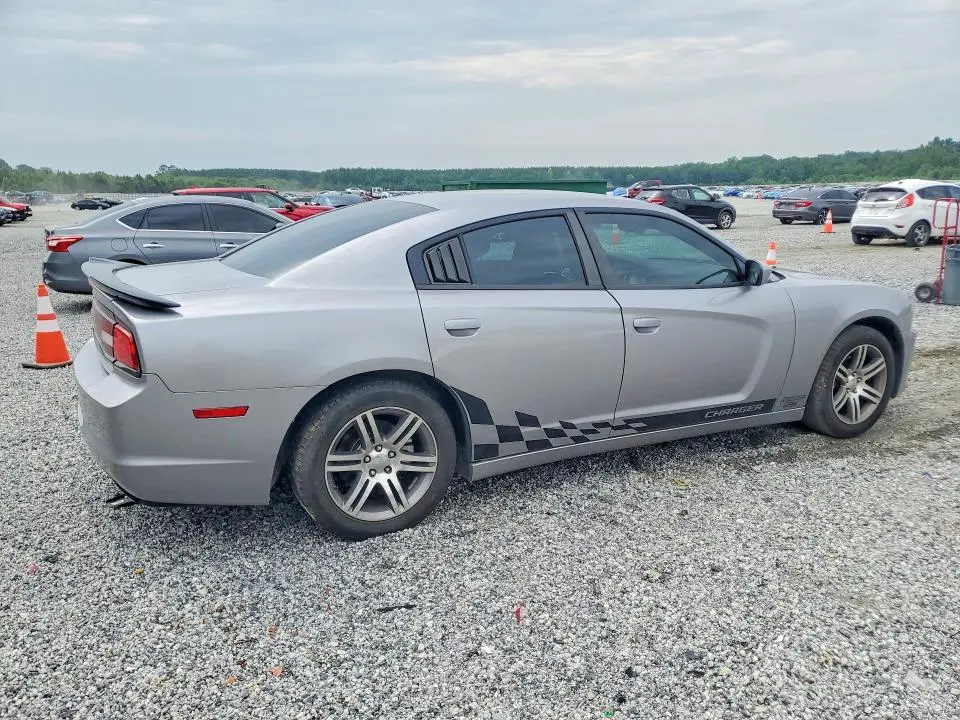 2013 DODGE CHARGER SE  