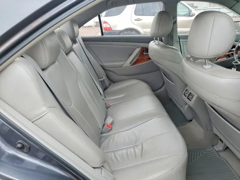 2011 TOYOTA CAMRY XLE V6  