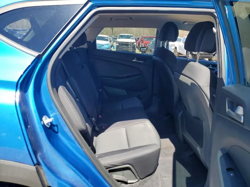 2018 HYUNDAI TUCSON SE  
