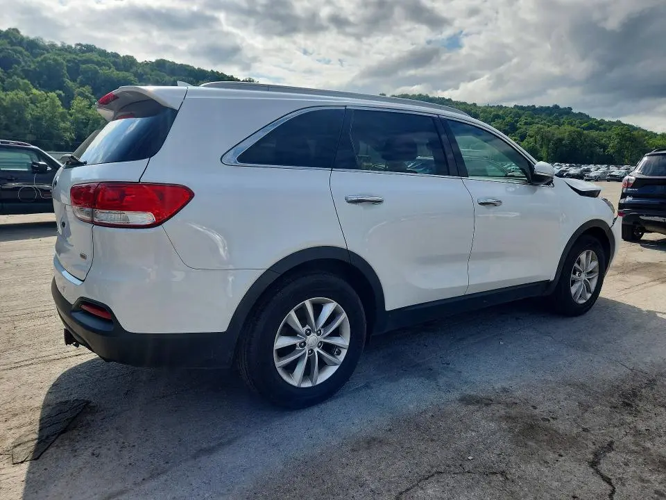2018 KIA SORENTO LX  