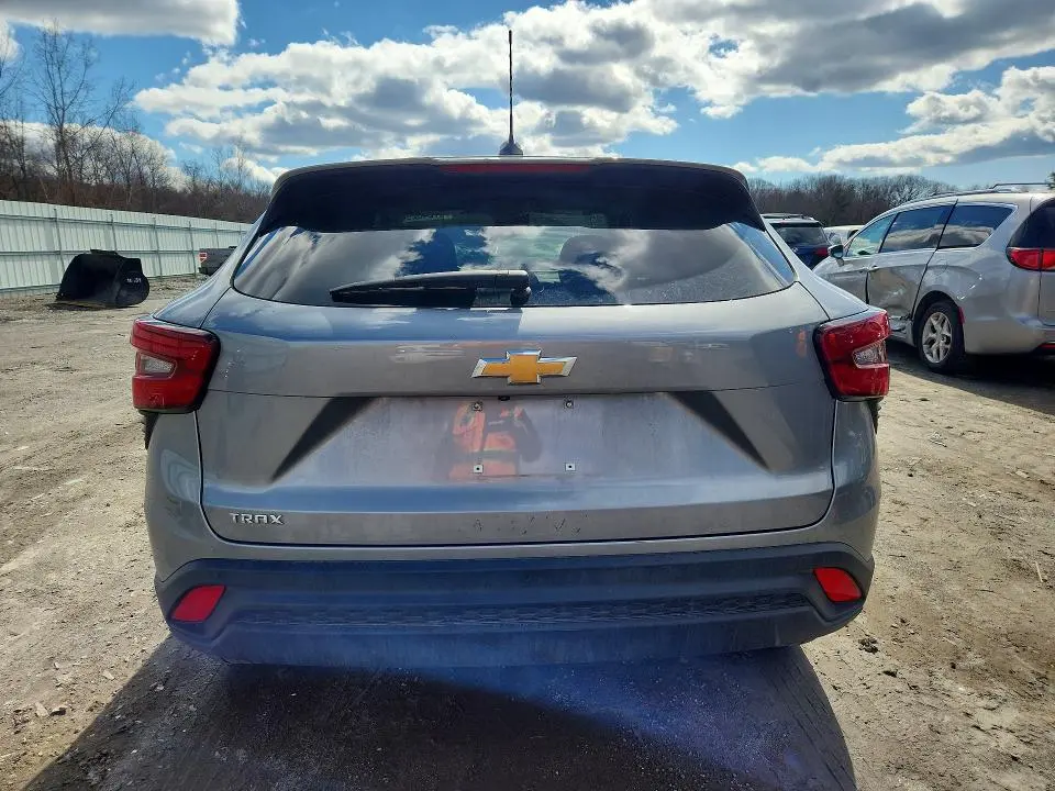2024 CHEVROLET TRAX LS  