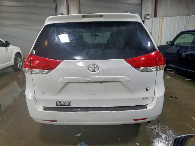 2011 TOYOTA SIENNA LE  