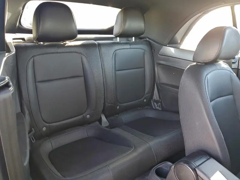 2019 VOLKSWAGEN BEETLE S  