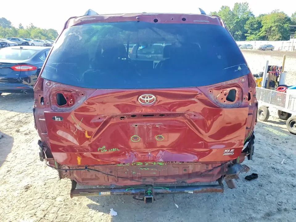 2015 TOYOTA SIENNA XLE 7-PASSENGER  