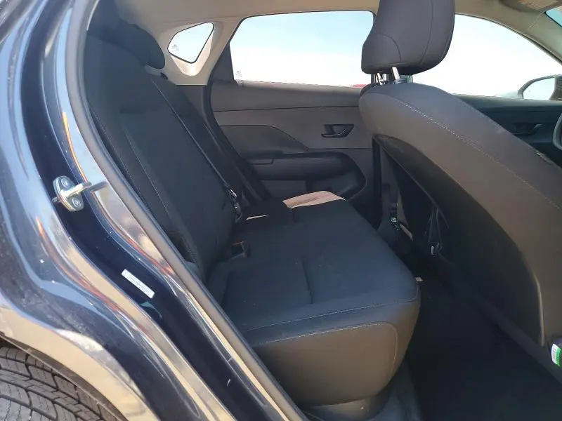 2024 HYUNDAI KONA SE  