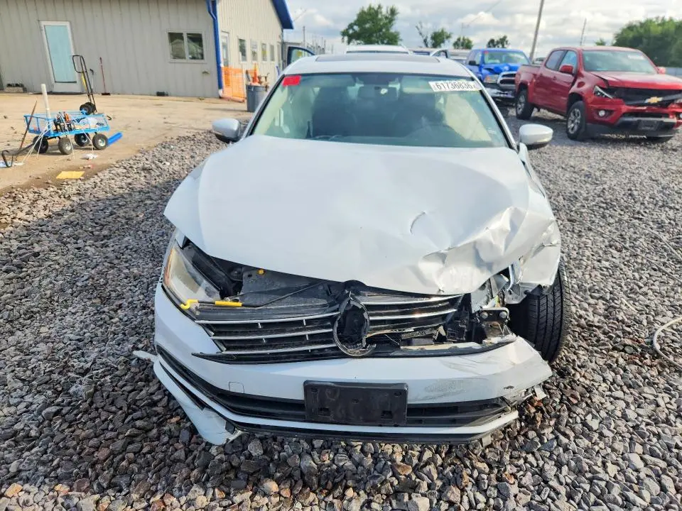 2018 VOLKSWAGEN JETTA SE  