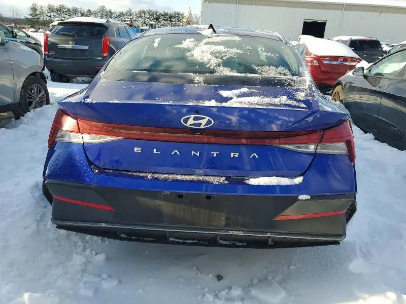 2024 HYUNDAI ELANTRA SEL  