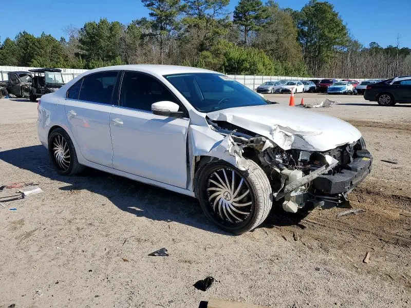 2013 VOLKSWAGEN JETTA SE  