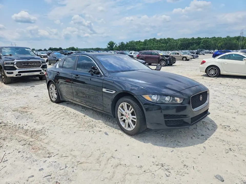2018 JAGUAR XE PREMIUM  