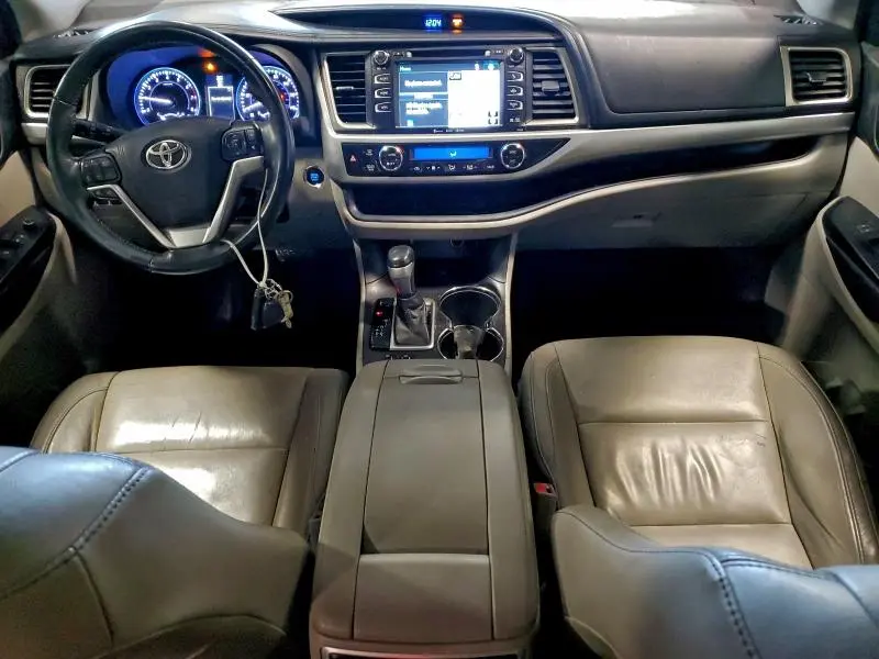 2016 TOYOTA HIGHLANDER XLE  