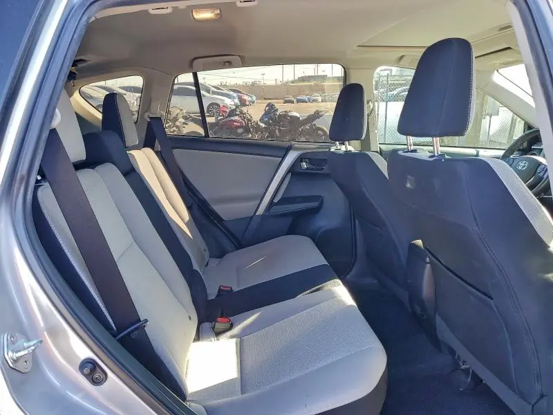 2016 TOYOTA RAV4 XLE  