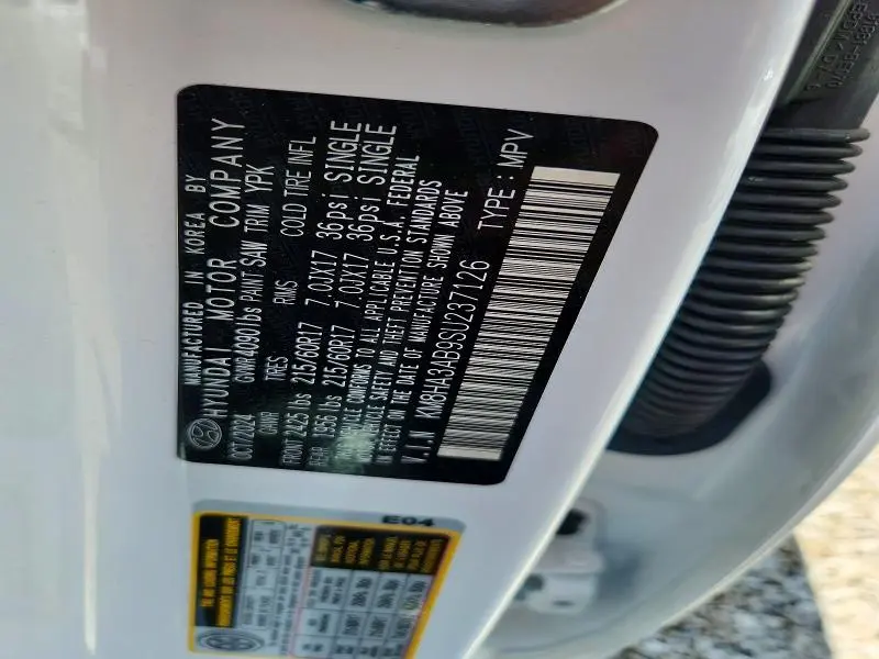2025 HYUNDAI KONA SE  