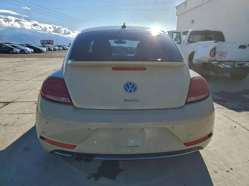 2019 VOLKSWAGEN BEETLE S  