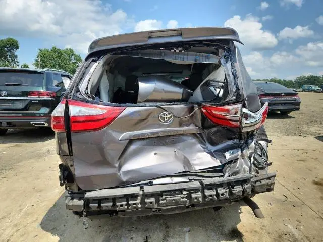 2015 TOYOTA SIENNA XLE  