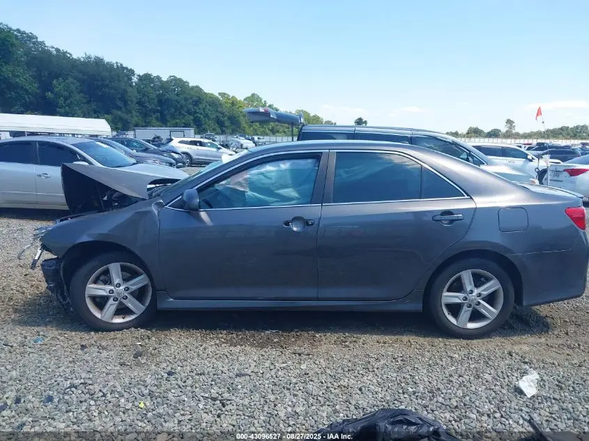2012 TOYOTA CAMRY SE