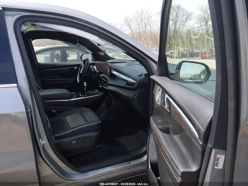 2025 BUICK ENCLAVE AVENIR FWD