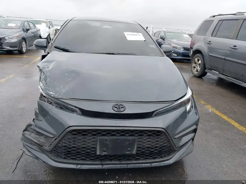 2025 TOYOTA COROLLA SE