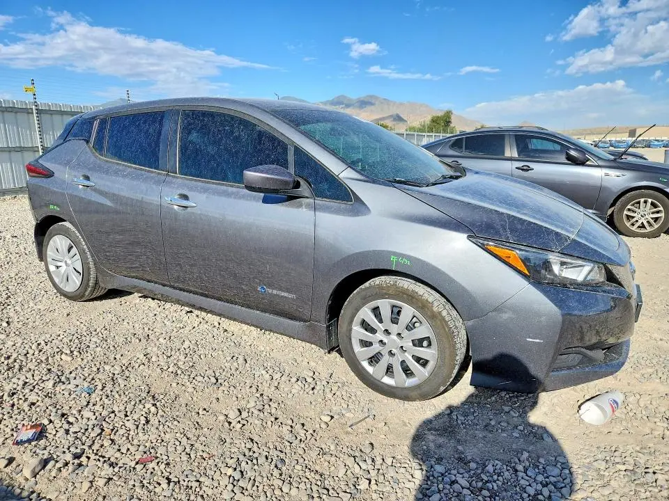 2018 NISSAN LEAF S  