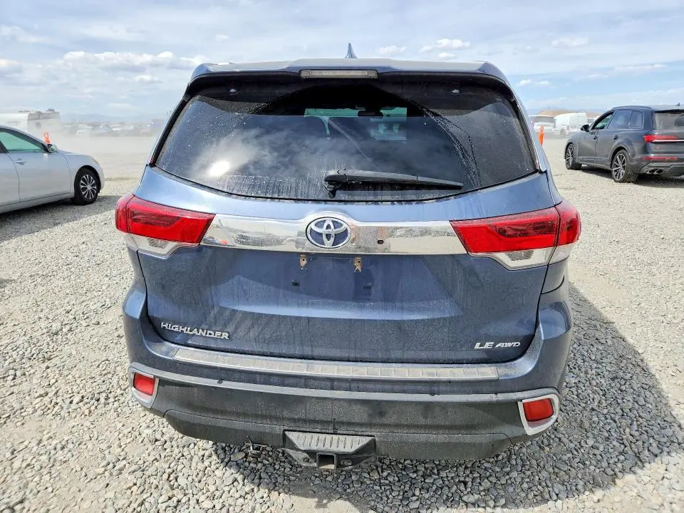 2017 TOYOTA HIGHLANDER LE PLUS  