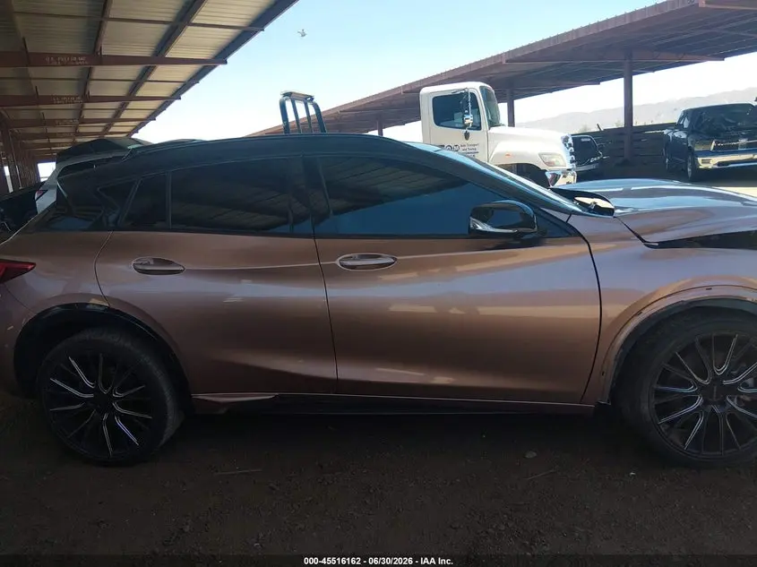 2017 INFINITI QX30 PREMIUM