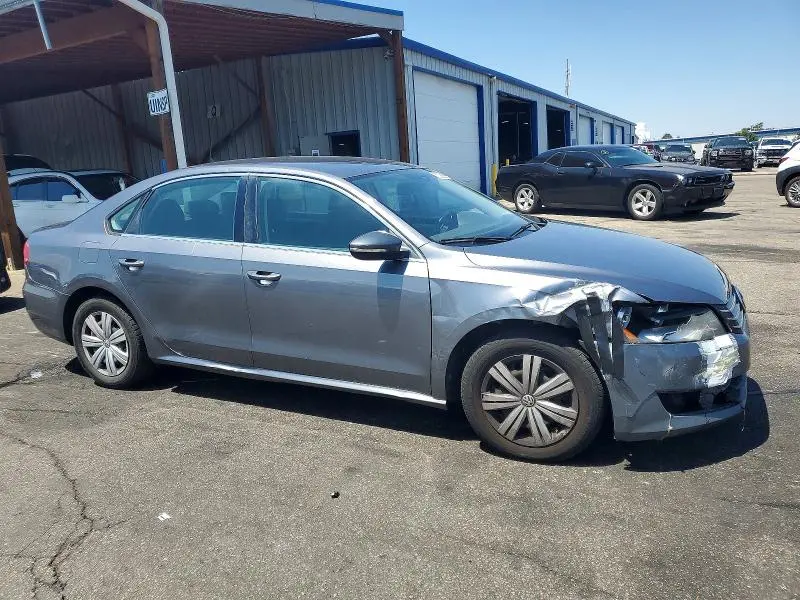 2013 VOLKSWAGEN PASSAT S  