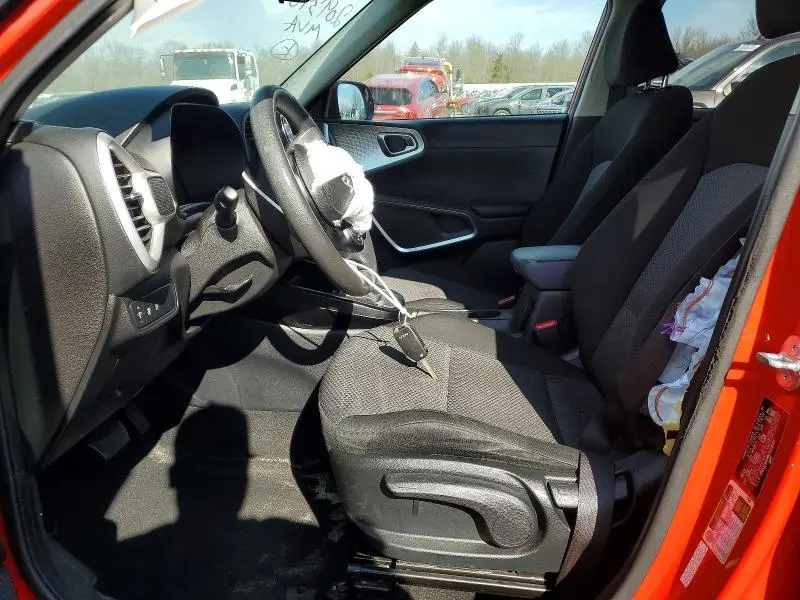 2024 KIA SOUL LX  