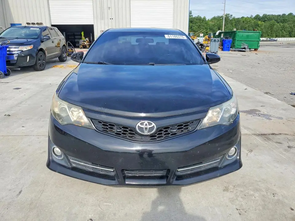 2013 TOYOTA CAMRY SE  