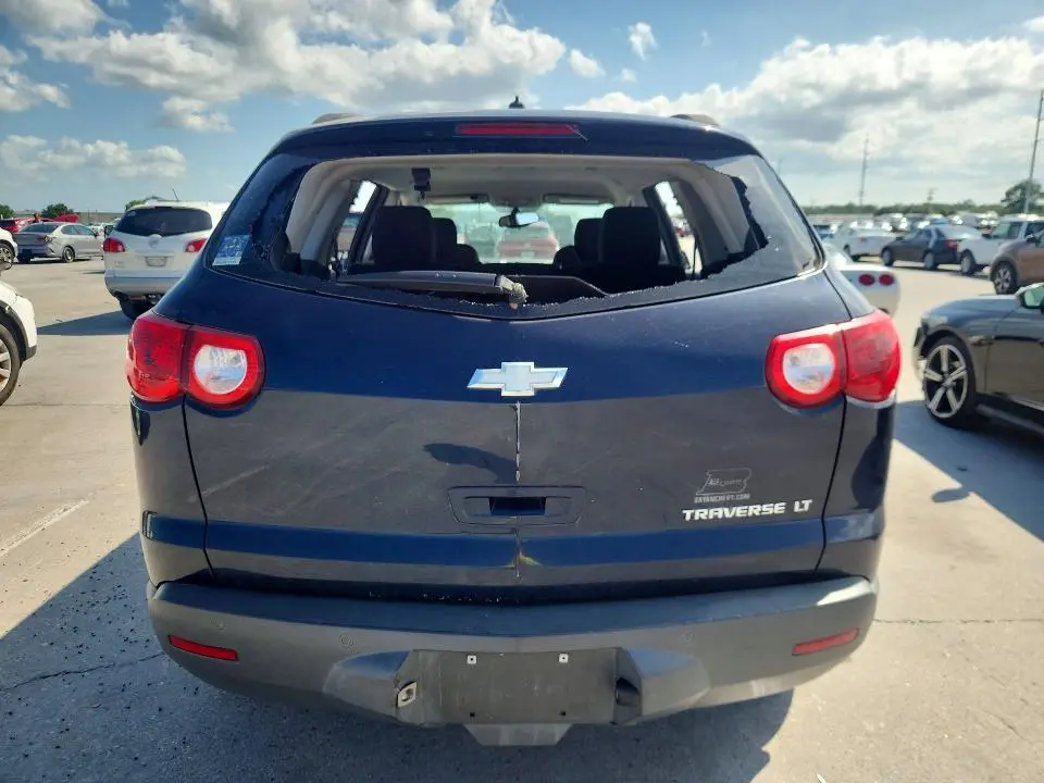 2011 CHEVROLET TRAVERSE LT  