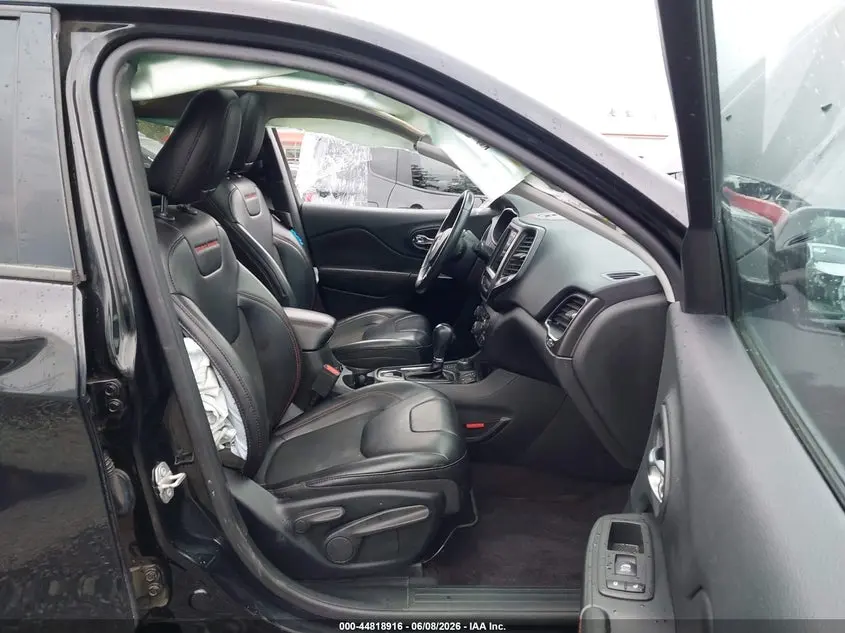 2019 JEEP CHEROKEE TRAILHAWK 4X4
