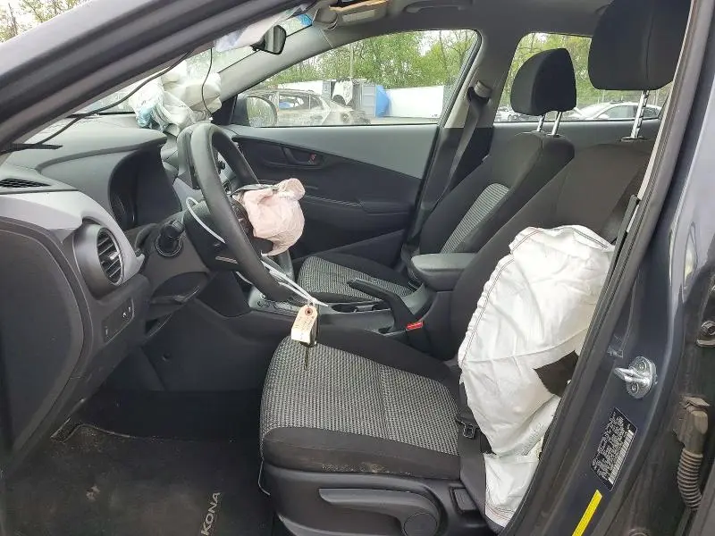 2021 HYUNDAI KONA SE  