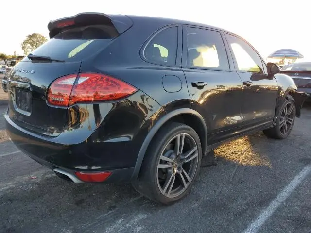 2013 PORSCHE CAYENNE   