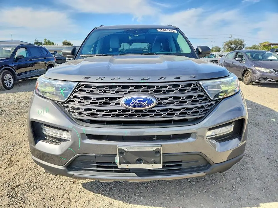 2021 FORD EXPLORER XLT  