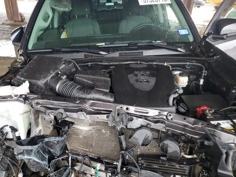 2017 TOYOTA TACOMA SR5 V6  