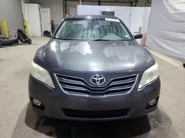 2011 TOYOTA CAMRY SE  