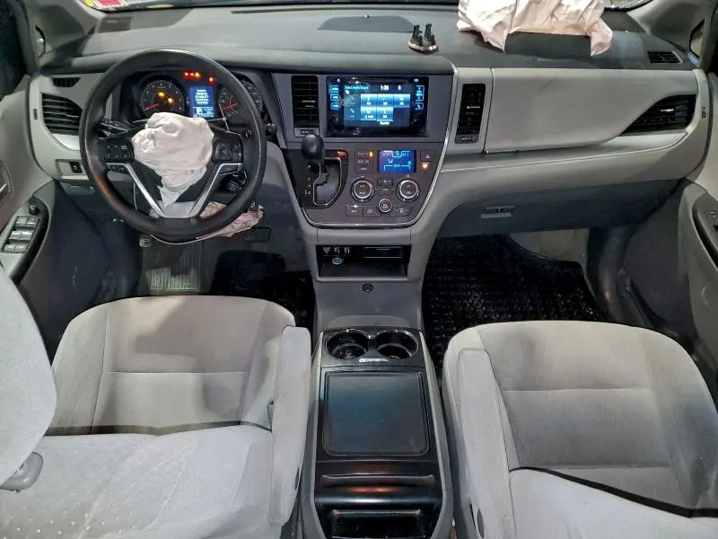 2015 TOYOTA SIENNA LE  