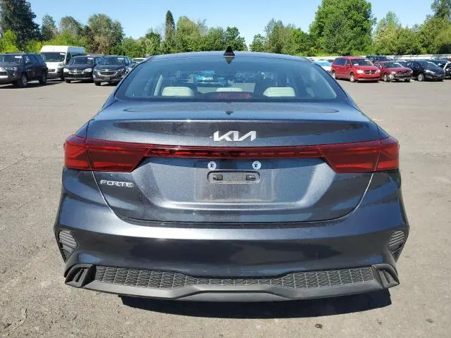 2023 KIA FORTE LX  